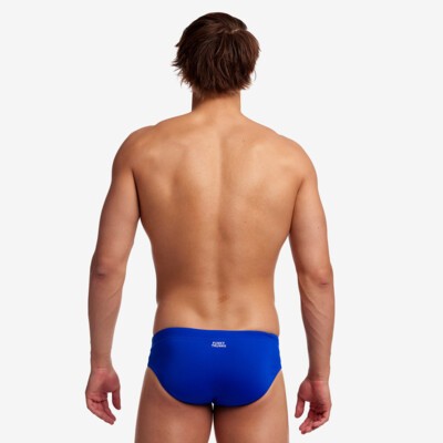 Swimming in boxer briefs discount